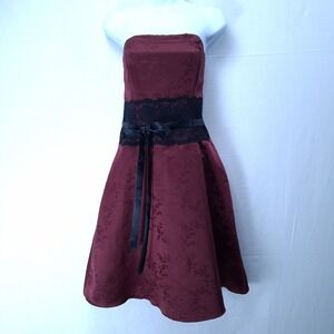 Urban Girl Nites Dress Size 9/10*  Burgundy Strapless Whimsigoth Black Lace